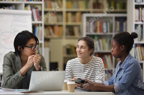 Preview: Group of students working in team