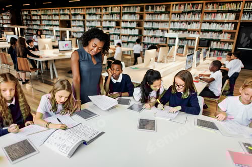 Visualização: Conceito de estudo de estudantes de matemática em sala