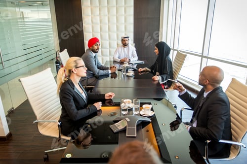 Preview: Business team in Dubai