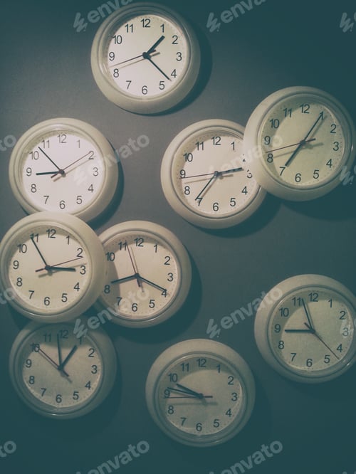 Preview: Which time zone u are in? Choose the right clock.