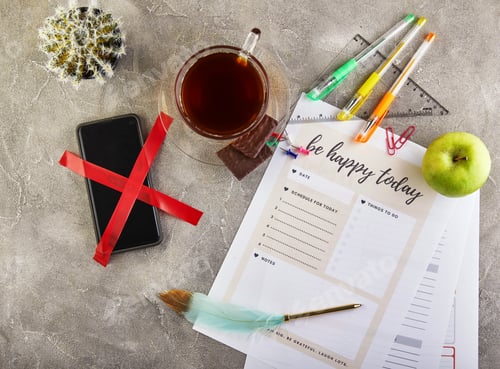 Preview: Our Life Offline concept, mobile phone crossed with a red ribbon