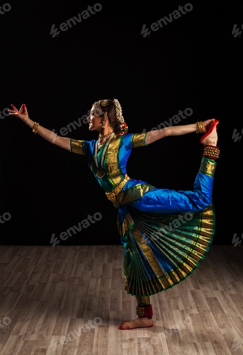 Preview: Beautiful girl dancer of Indian classical dance Bharatanatyam