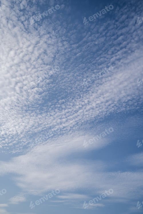 Preview: Natural background with blue sky and white clouds.