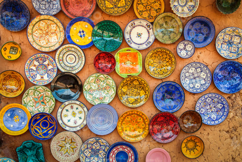 Preview: Colourful plates on sale