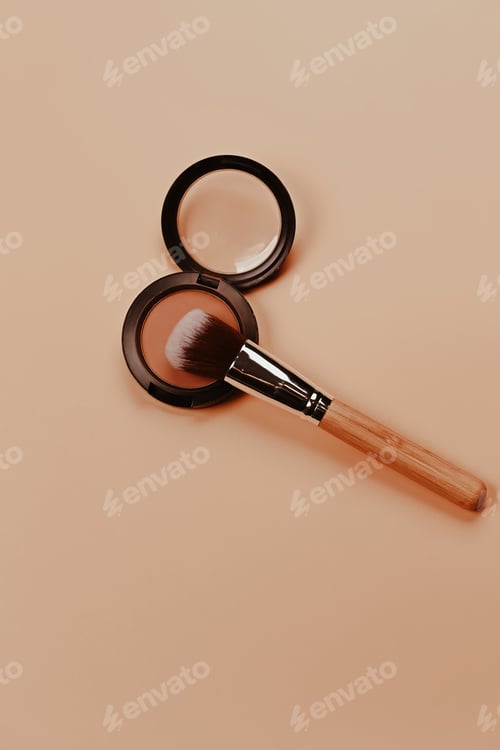 Preview: Pastel organic cosmetics. Makeup and eyeshadow brush in natural beige.. Zero waste concept, eco-frie
