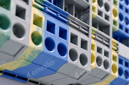 Preview: Variety of multi-colored plastic electrical installation terminals