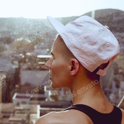 Preview: Girl in a stylish cap. Urban Tomboy style fashion vibes