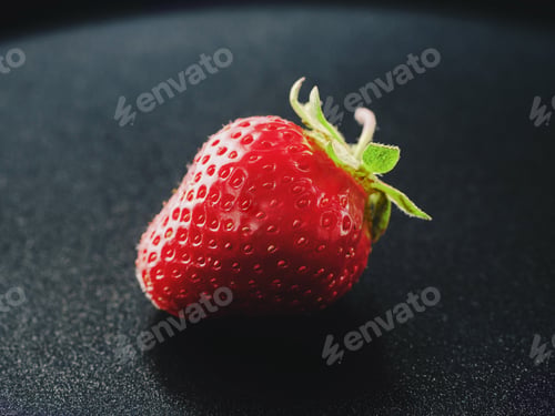 Preview: Red ripe strawberry