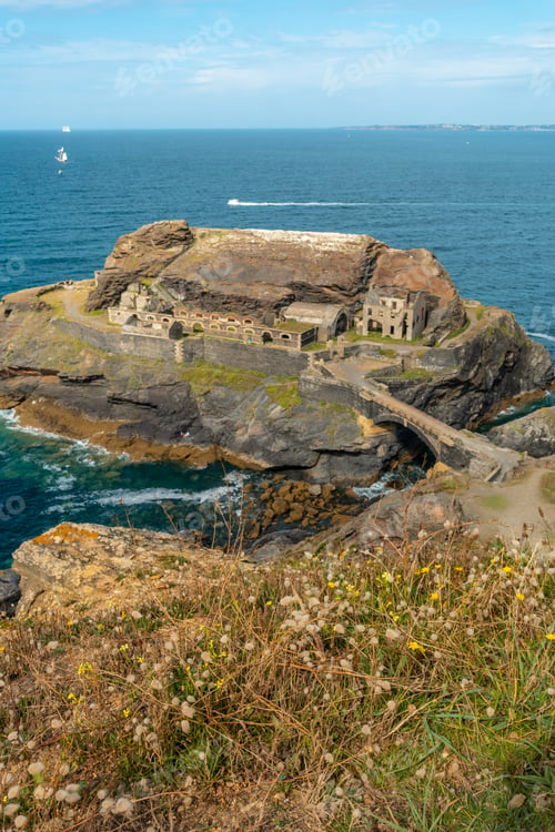 Preview: Fort des Capucins a rocky islet with a war fort, cliff in the town of Roscanvel