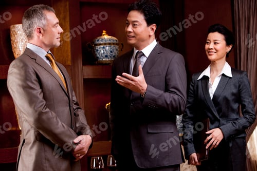 Preview: Businessmen in discussion