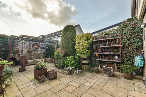 Preview: Neat patio with sitting area