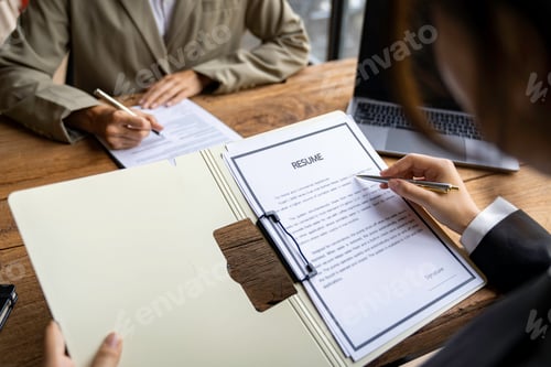 Preview: HR manager interviewing job applicants Successful job interviews work history Recruiters or managers