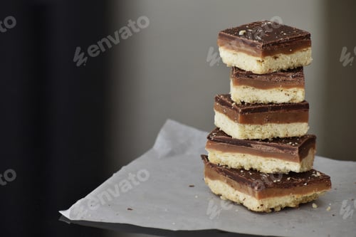 Preview: Millionaire's shortbread with chocolate and caramel.