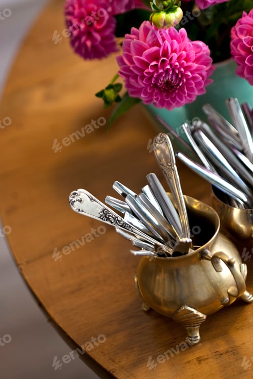 Preview: Dahlia and spoons