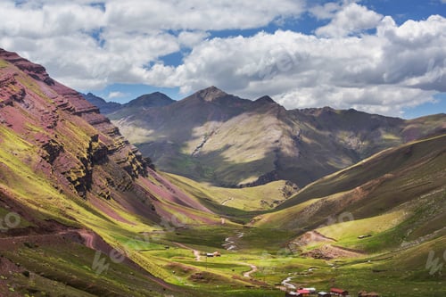 Preview: Road in Peru