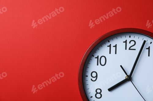 Preview: Standard red home clock on red background