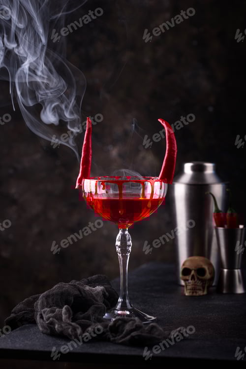 Preview: Halloween cocktail Red Devil martini