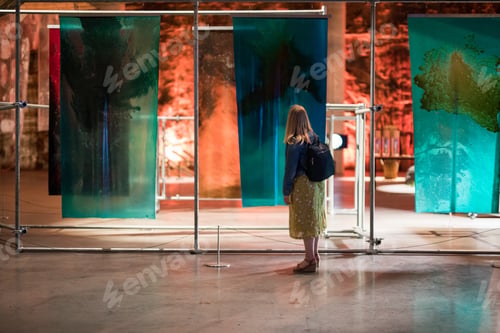 Preview: A woman immersed