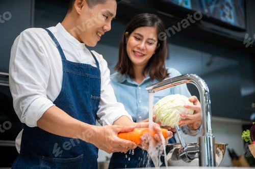 Preview: Washing vegetables and fruits for household hygiene.