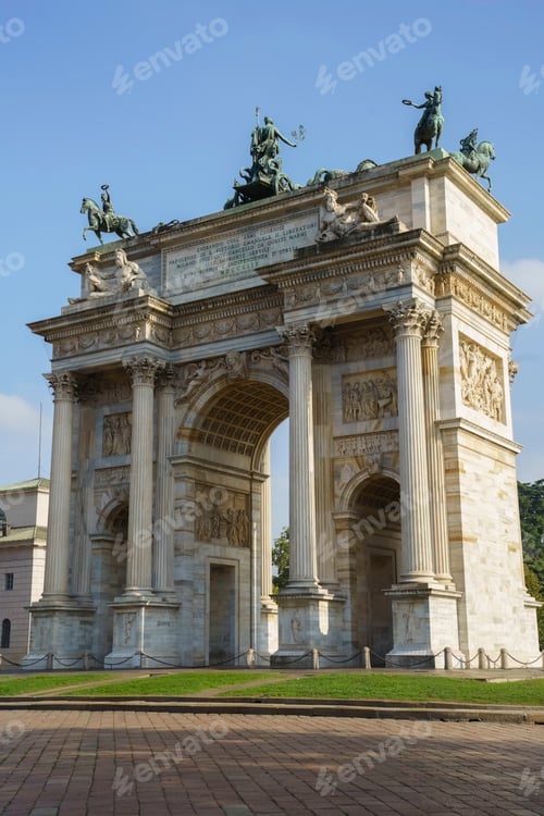 Preview: Arco della Pace in Milan, Italy