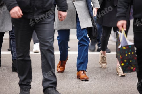 Preview: People walking in the city. Urban ambient. Rush hour. Horizontal