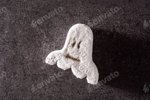 Preview: Halloween marshmallow with ghost shape