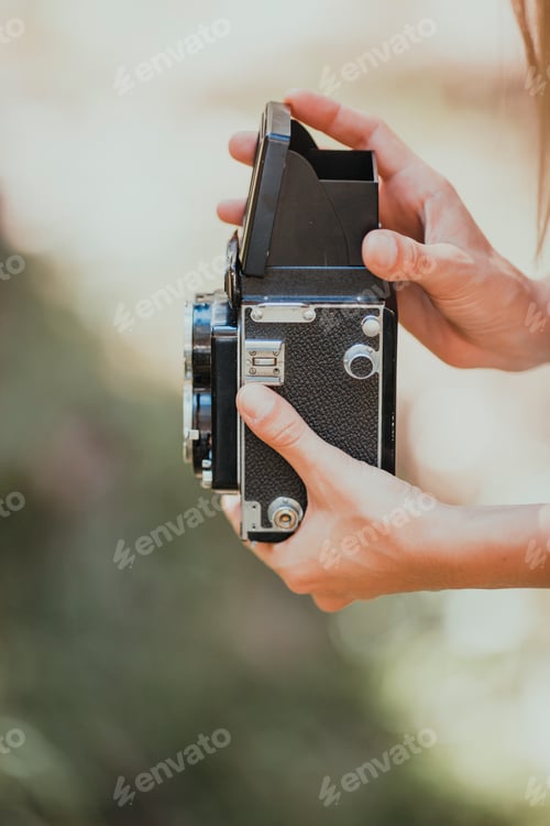 Preview: Woman taking photos