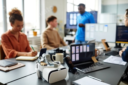 Preview: Programmers testing software for VR glasses
