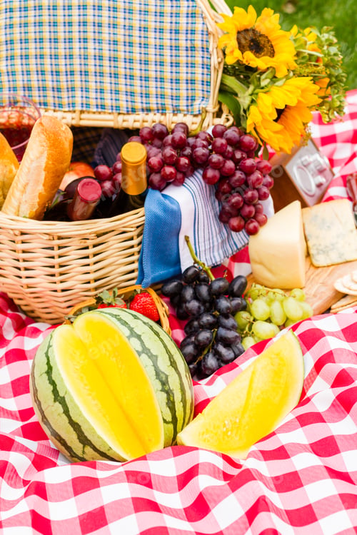 Preview: Picnic