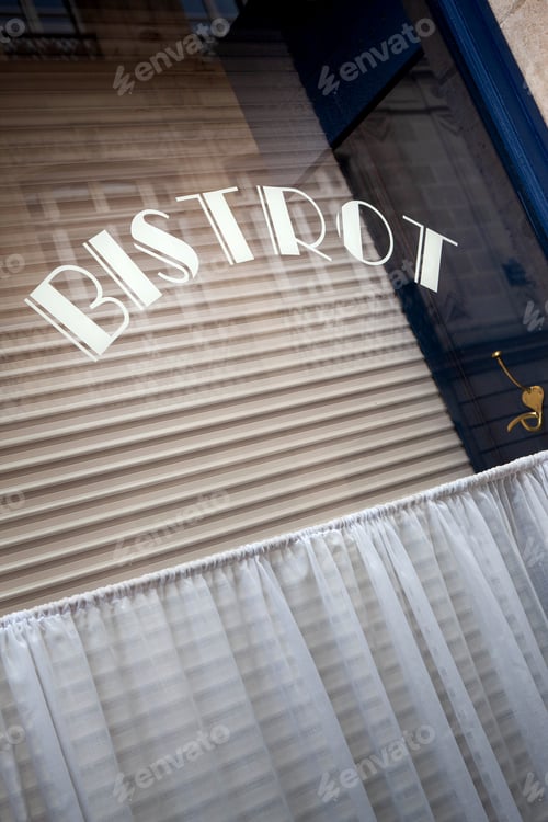 Preview: Old and closed restaurant in the city