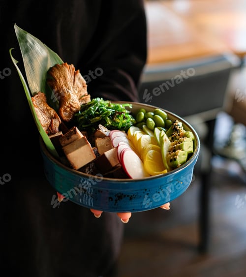 Preview: Closeup of healthy food with salad and meat