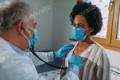 Preview: Portrait of doctor listening to patient's lungs