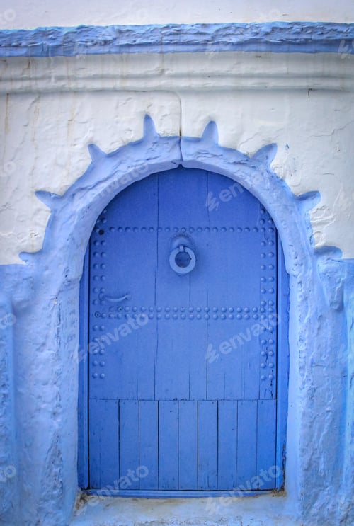 Preview: Blue door in Chefchaouen Medina - Morocco
