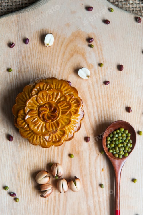 Preview: Traditional moon cakes to celebrate mid autumn festival
