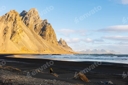 Preview: Vestrahorn mountains connect with ocean