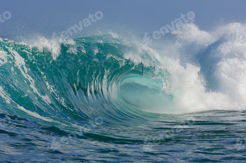 Preview: USA, Hawaii, Oahu, wave at the North shore