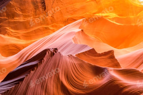 Preview: Wavy beautiful tunnels of the Antelope Canyon in Arizona, USA