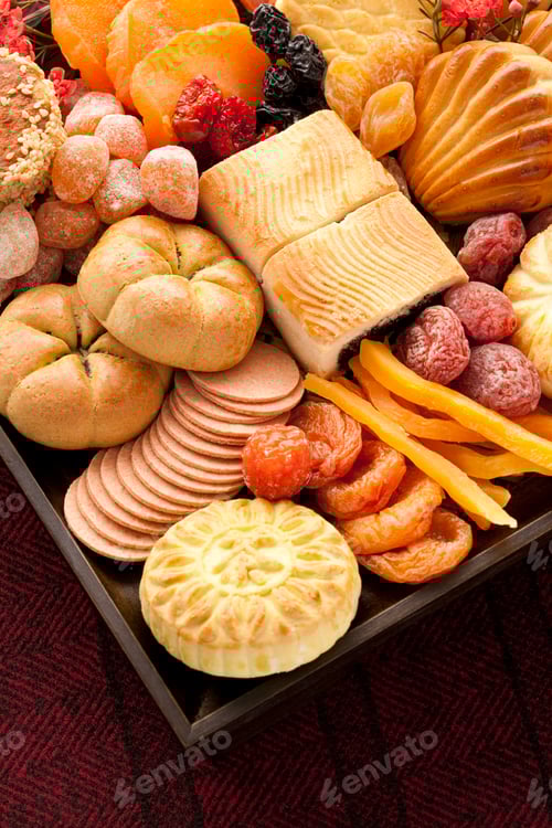 Preview: Various Chinese traditional dim sum and preserved fruits