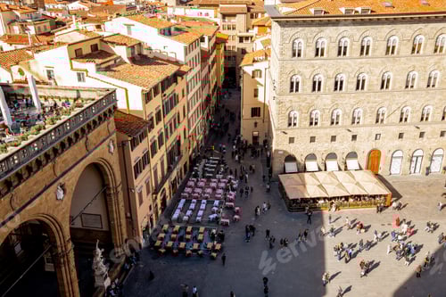 Preview: Top view on crowded Signoria square in Florence