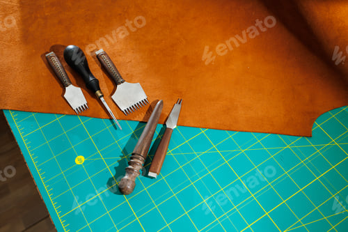 Preview: Production of handicrafts from genuine leather. Tools for making leather goods and pieces of brown