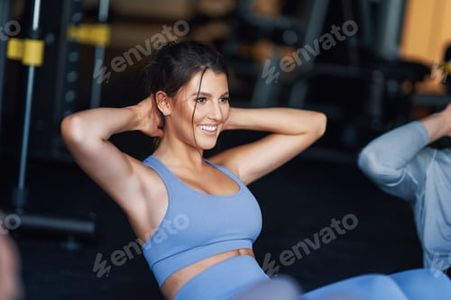 Preview: Group of people working out in a gym