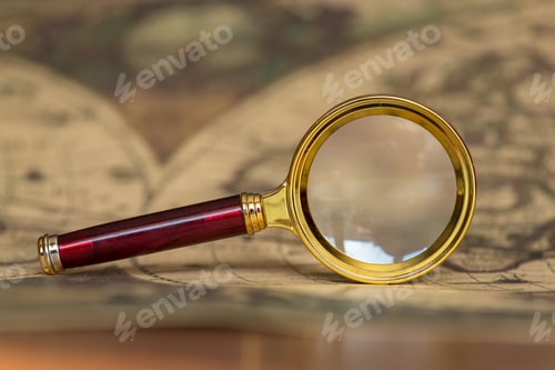 Preview: Retro magnifier with old map