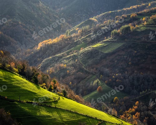 Preview: Idyllic Autumn Light Bathing the Valley