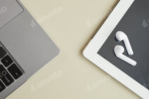 Preview: Minimal Tech Flat Lay