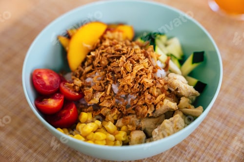 Preview: Hawaiian poke bowl with chicken, fruit and vegetables