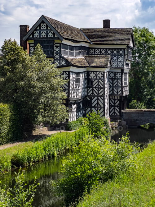 Preview: Little Moreton Hall - Cheshire - United Kingdom