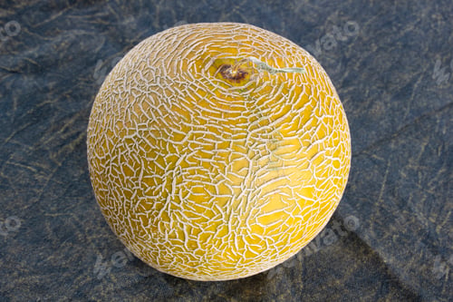 Preview: sweet and juicy whole melons