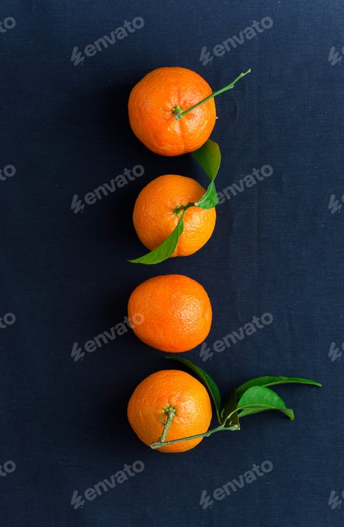 Preview: Multiple ripe tangerines