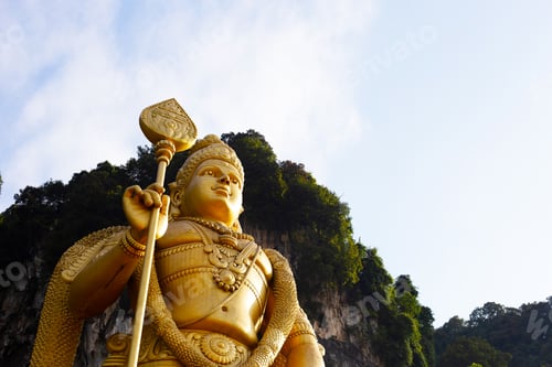 Preview: The Arulmigu Murugan statue in Batu Caves, Malaysia