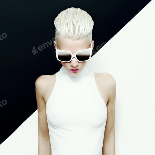 Preview: fashion photo. blond model with trendy hairstyle.